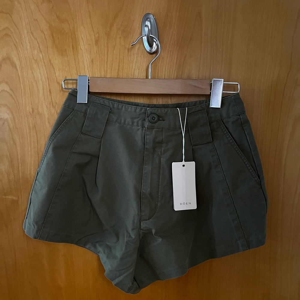 NWT Doen Green Shorts SZ 2